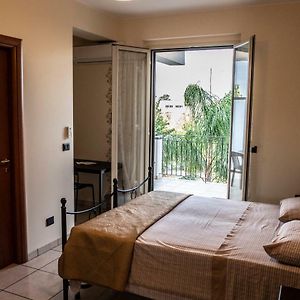 Camera con letto king size